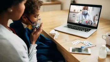 الاستشارة الطبية عن بعد