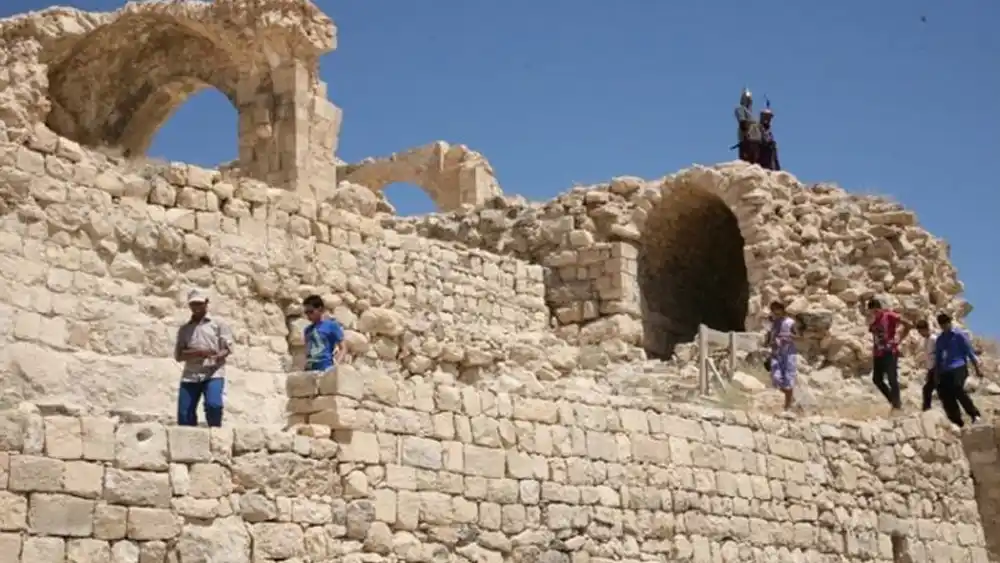 Home 154 قلعة الشوبك